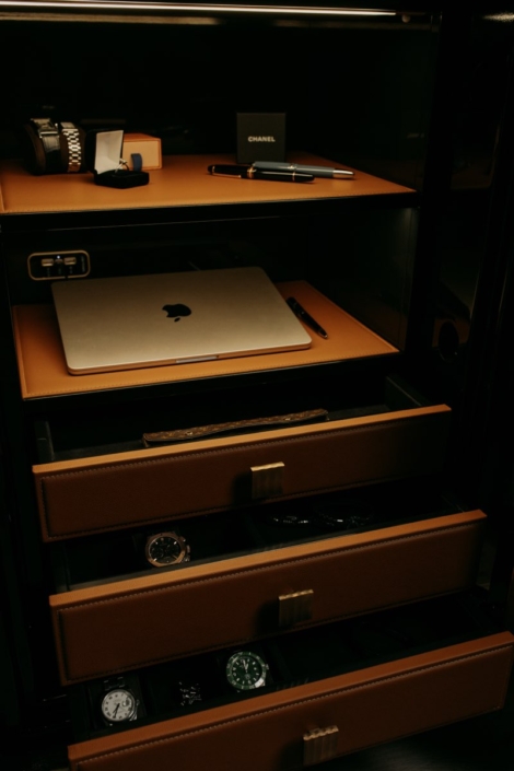 johnsons black safe showroom-32